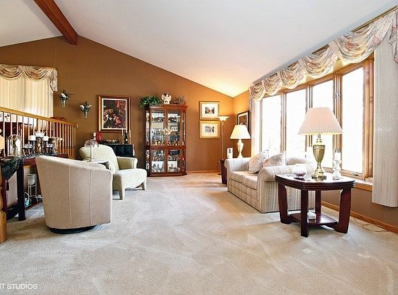 4th image of 15447 Cranberry Ct