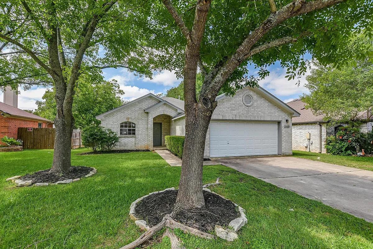 Building Photo - 15009 Big Falls Dr