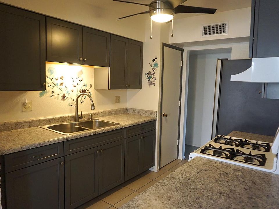 1st image of 1449 W Riverview Blvd