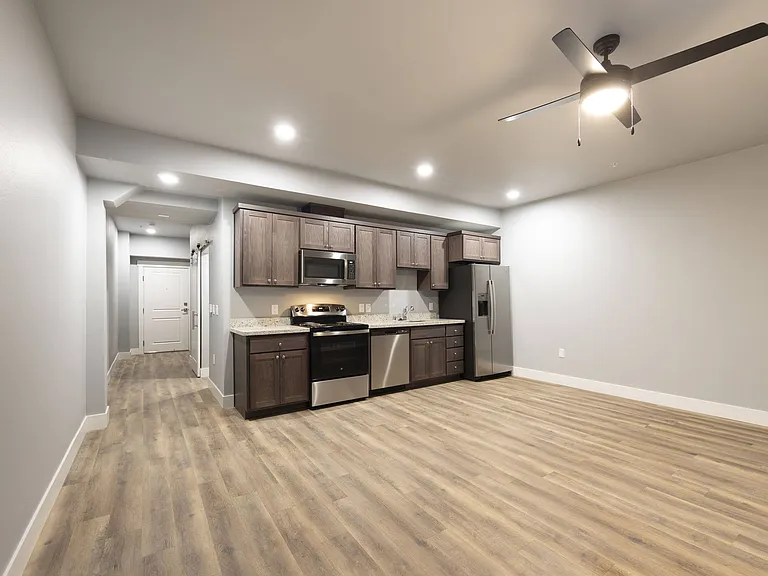 ONE18 West Street Residential — Photo 58
