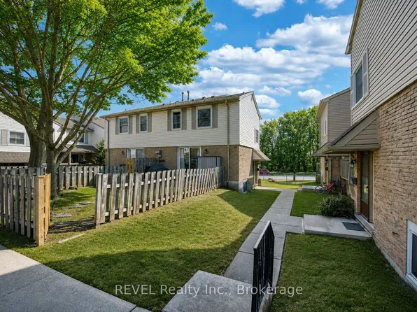 1300 Upper Ottawa St #43, Hamilton, ON L8W 1M8