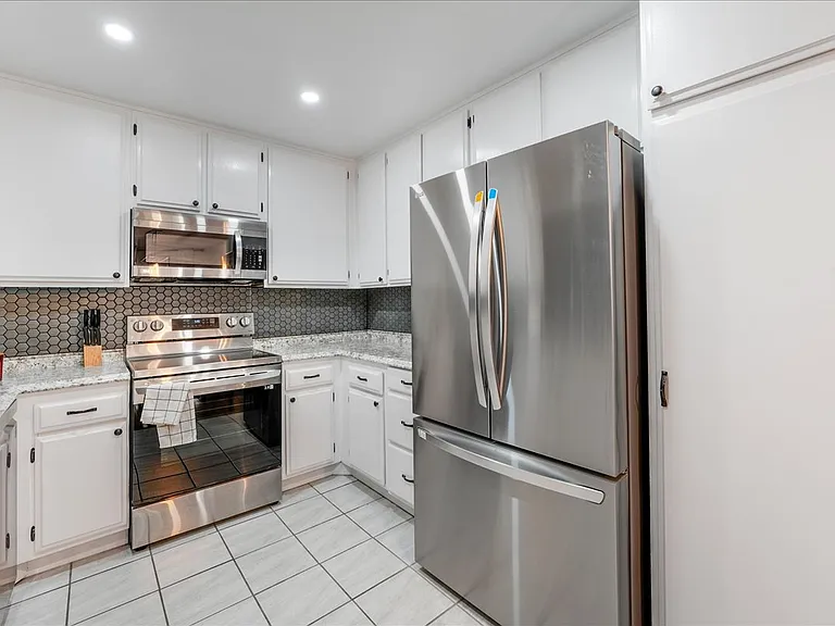 6747 Friars Rd #113 — Photo 5