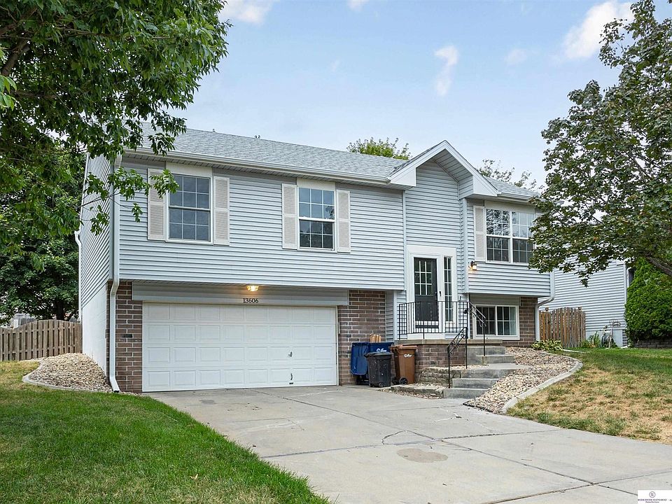 1st image of 13606 S 32nd St