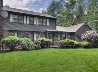 5 Independence Dr, Pelham, NH 03076