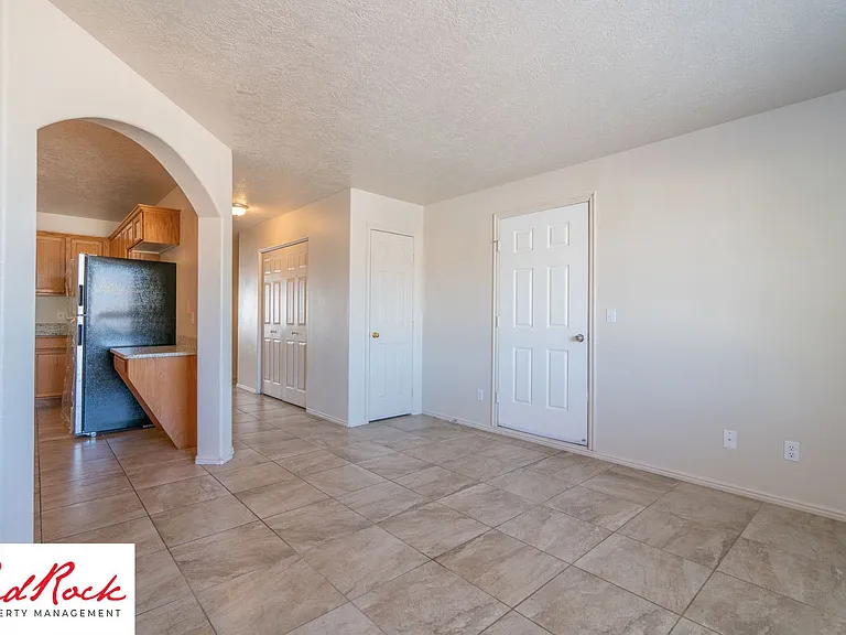 Fourplex - 620 W Evans Ridge — Photo 8
