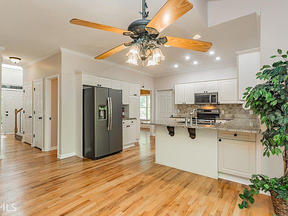 5th image of 2153 Summerchase Dr