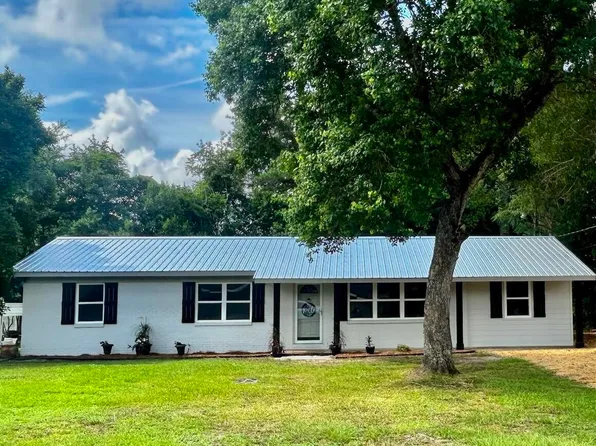 1117 10th Ave, Graceville, FL 32440