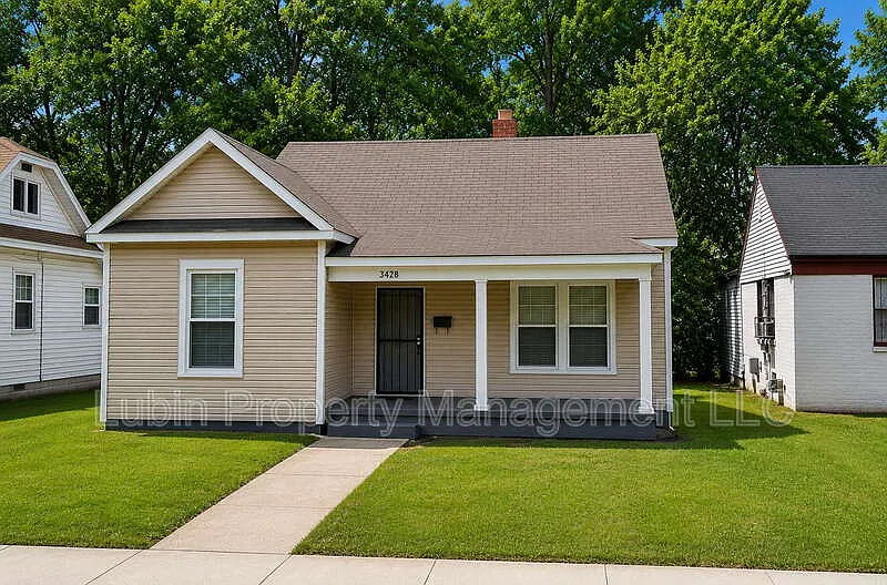 2 bed, 1.0 bath, 953 sqft, $900 — Photo 2
