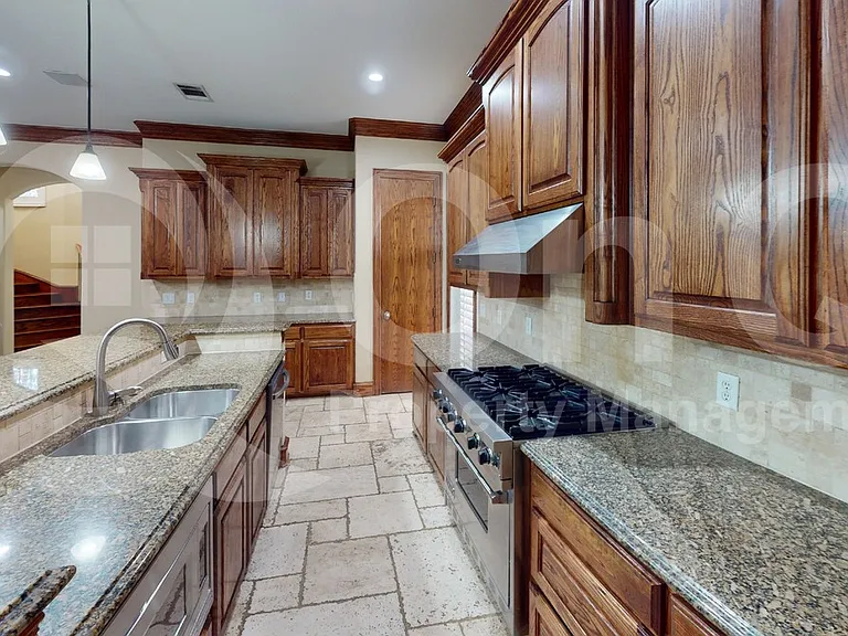 4516 Gilbert Ave — Photo 6