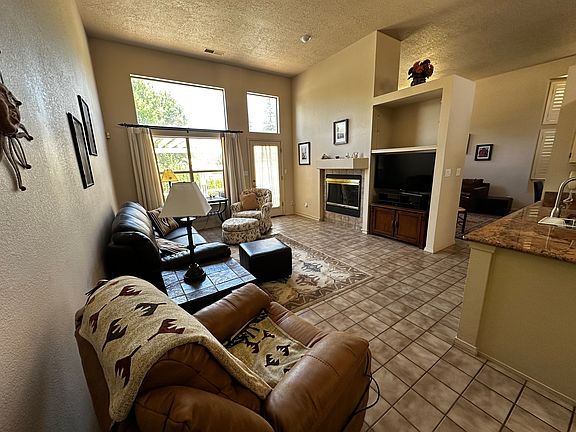 5th image of 11201 Malaguena Ln NE