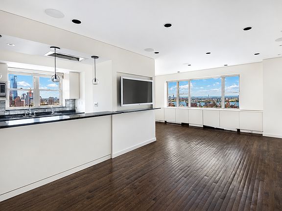 4th image of 60 E 8th St APT 34B