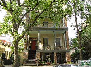 112 E Harris St APT 201, Savannah, GA 31401