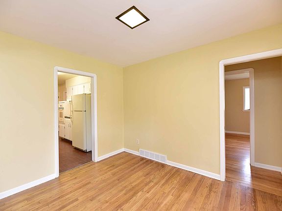5th image of 1673 Allen Dr