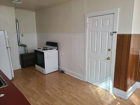 2nd image of 306 N Jefferson St APT 2