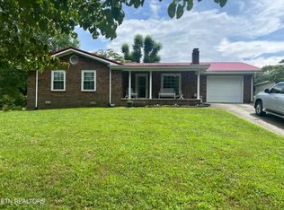190 Dogwood Ln, Jacksboro, TN 37757