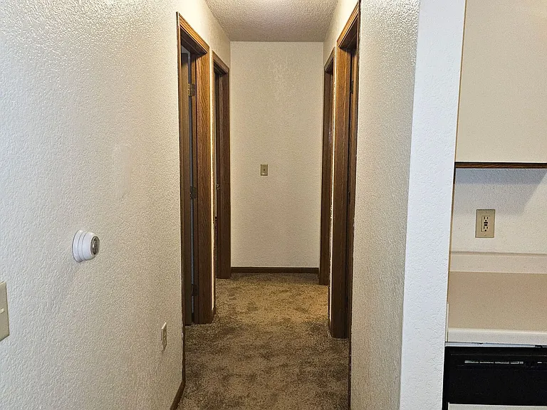 River Terrace Apartments — Photo 7