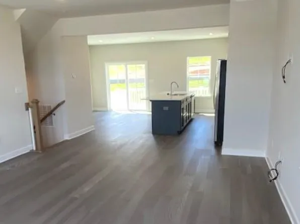 211 Chase Dr #211, Downingtown, PA 19335