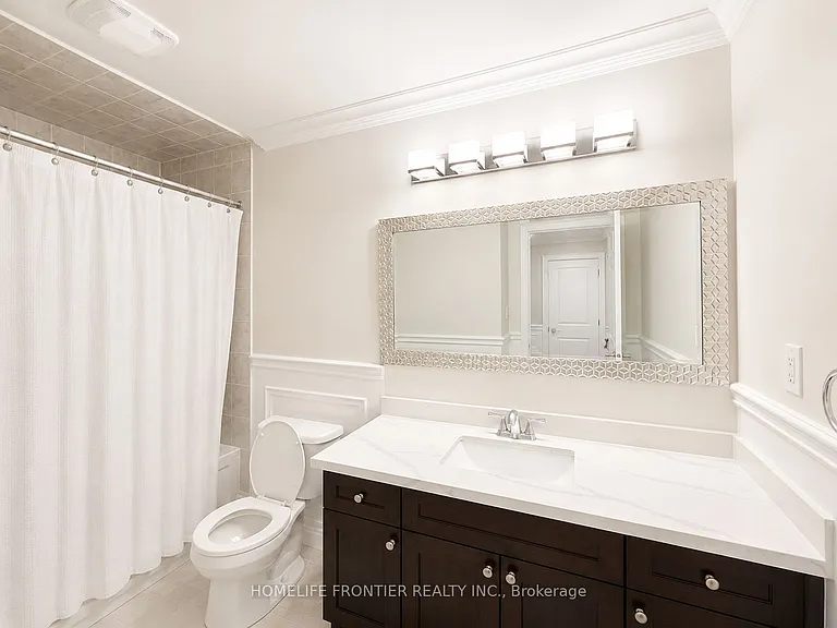 885 Farmstead Dr #UPPER — Photo 17