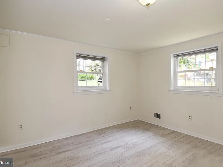 7513 Sebago Rd — Photo 35