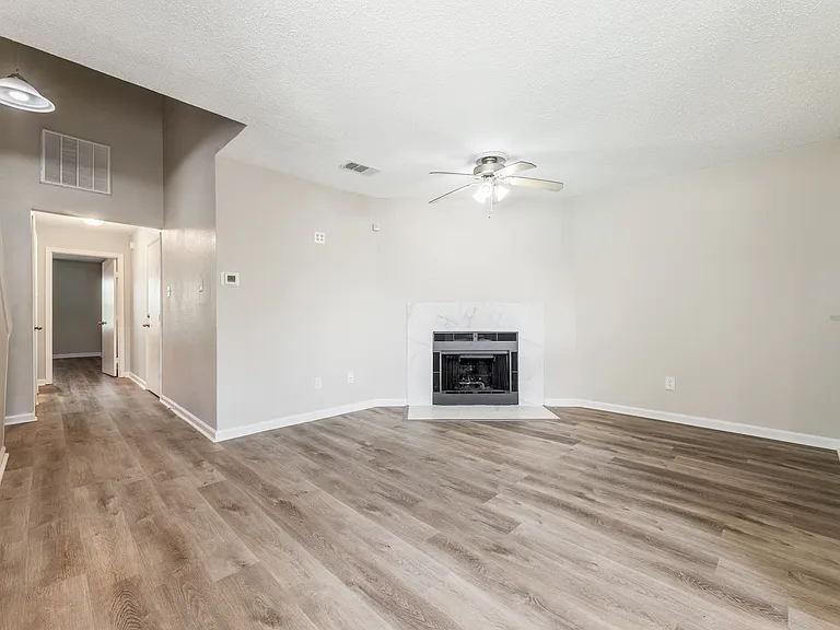 1601 Wynn Joyce Rd — Photo 3