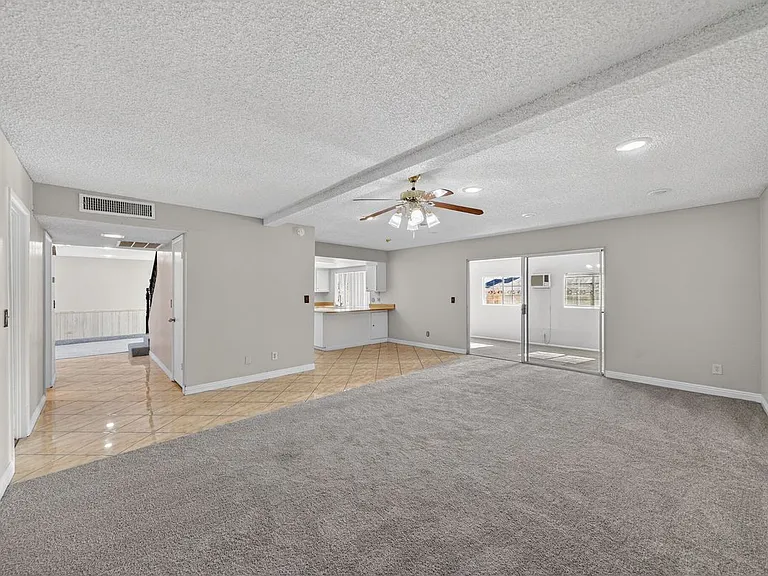 389 Summer Creek Ct — Photo 2