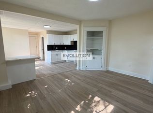 906 Park St #3W, Hartford, CT 06106