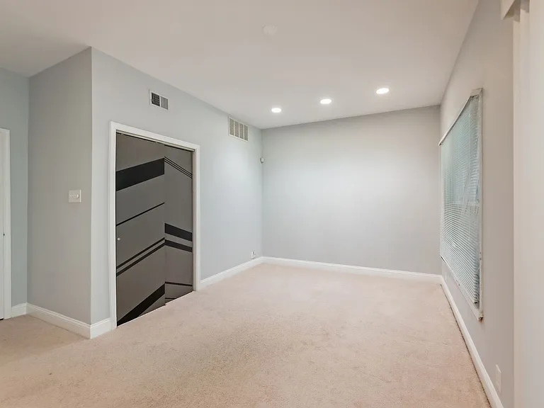 215 Lynn Manor Dr — Photo 52
