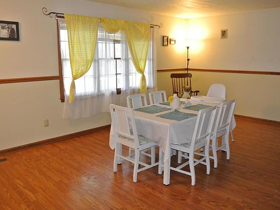 3rd image of 1344 Country Side Dr