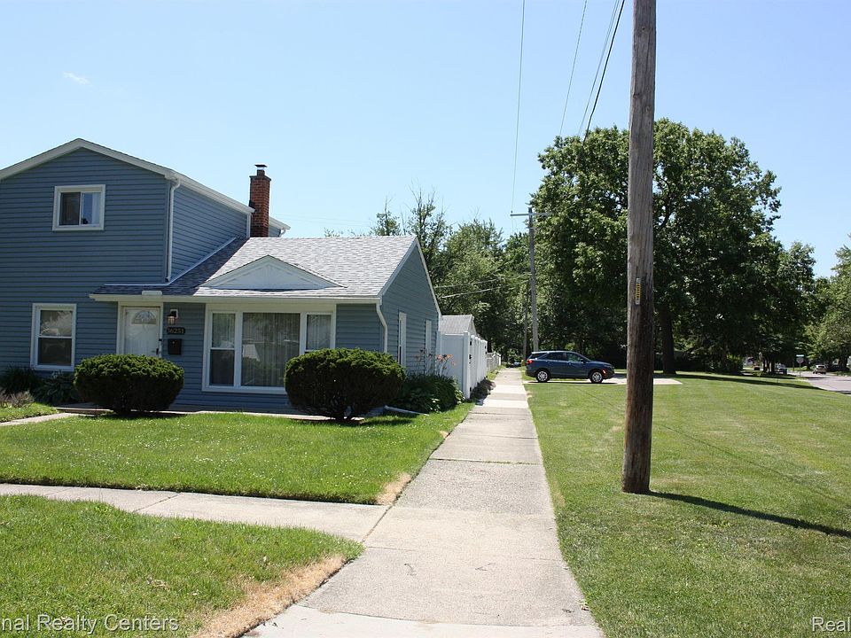 1st image of 36251 Glen St