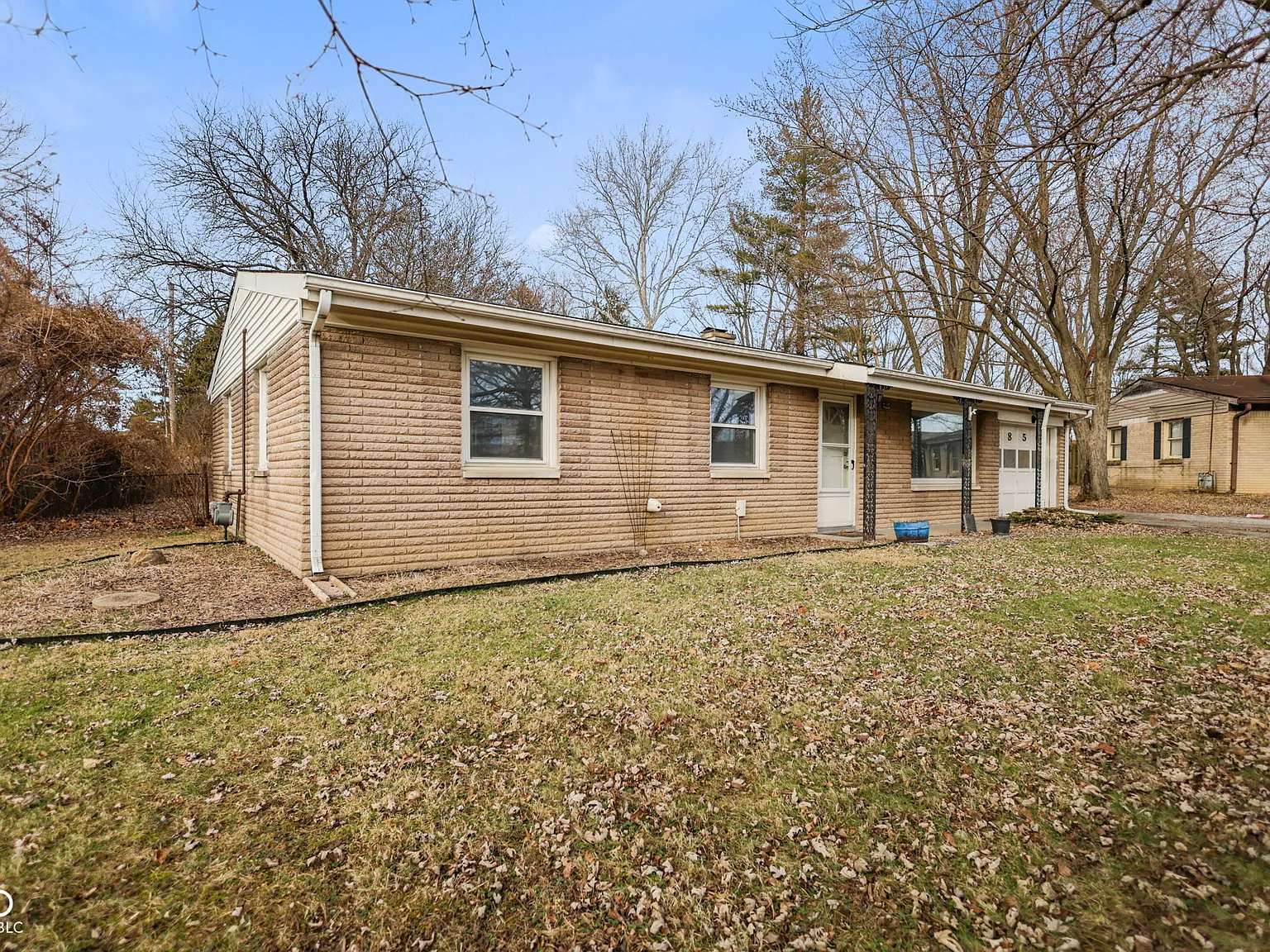 3 bed, 1.5 bath, 1176 sqft, $2,000 — Photo 3