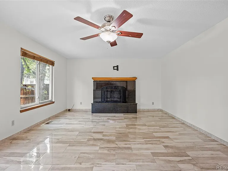 8725 Meadowlark Cir — Photo 2