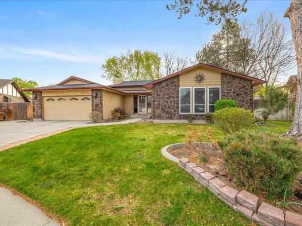 9332 W Maple Hill Dr, Boise, ID 83709