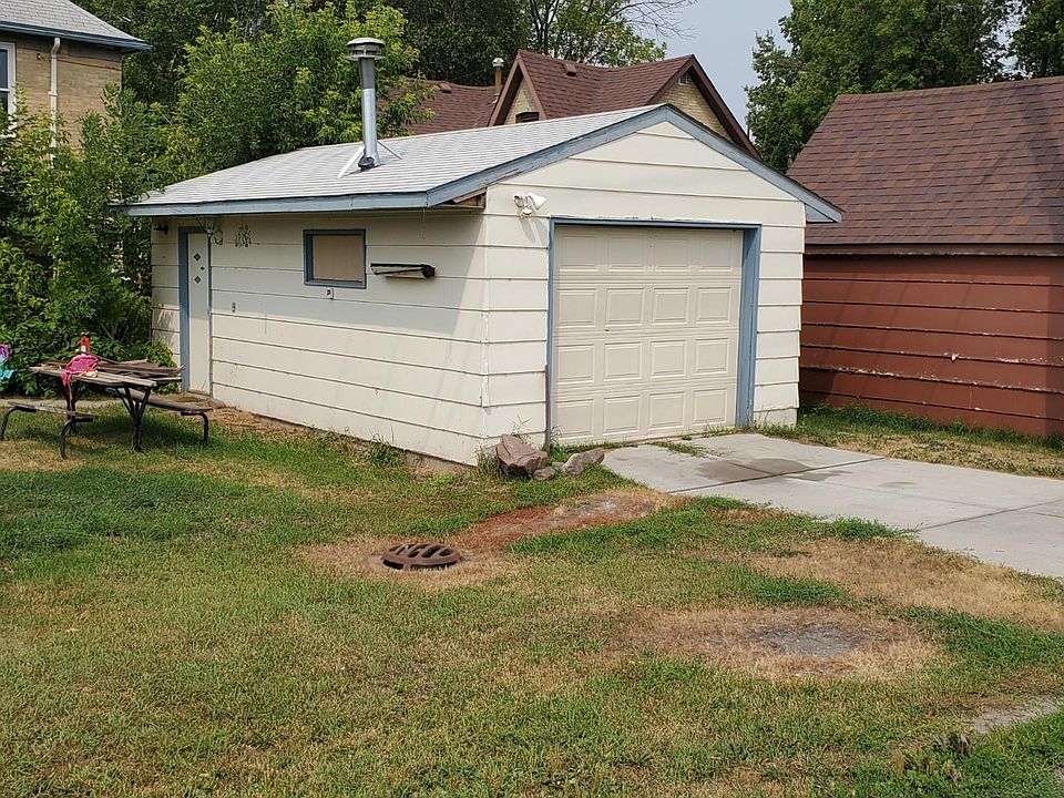 2nd image of 129 Lincoln Ave
