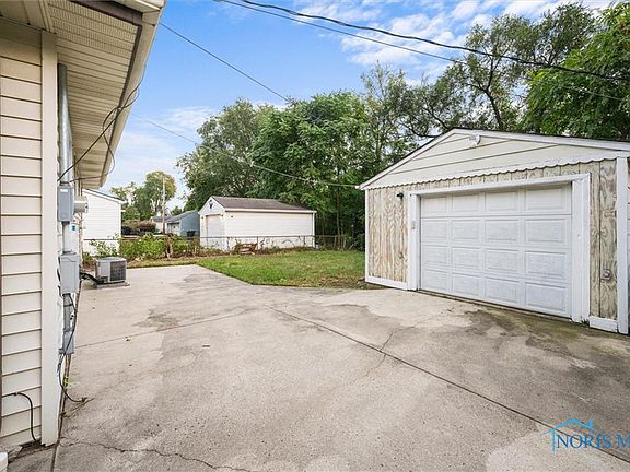 2nd image of 719 Custer Dr