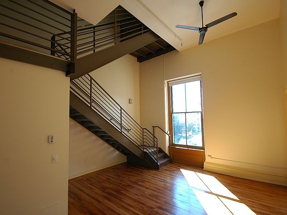 2nd image of 140 W Washington St APT 511