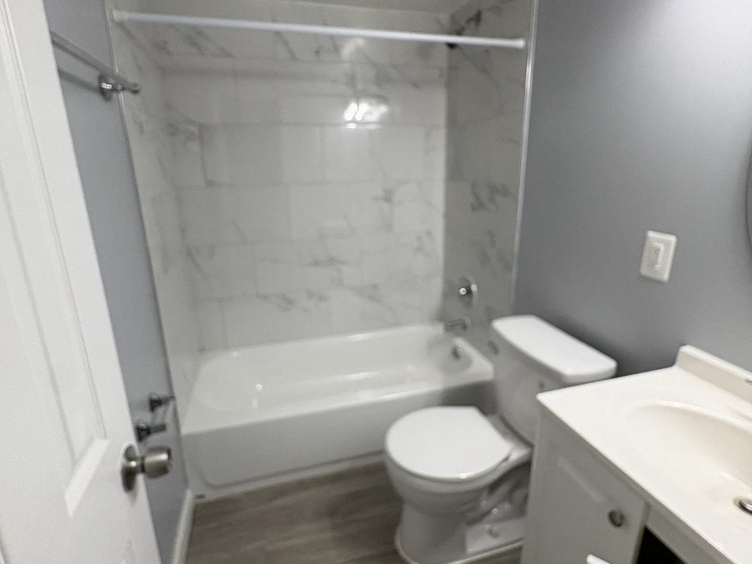 6 bed, 2400 sqft, $5,250 — Photo 3