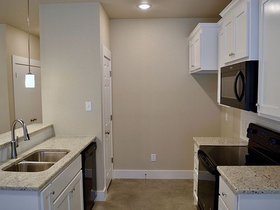 3rd image of 3200 Belmont Dr #3237-B