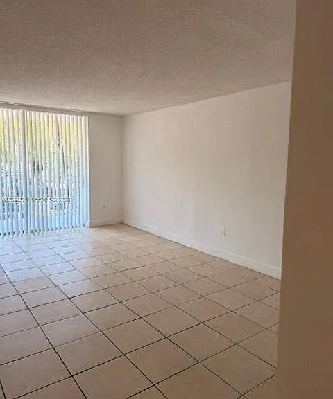 498 NW 165th Street Rd #D204 — Photo 2