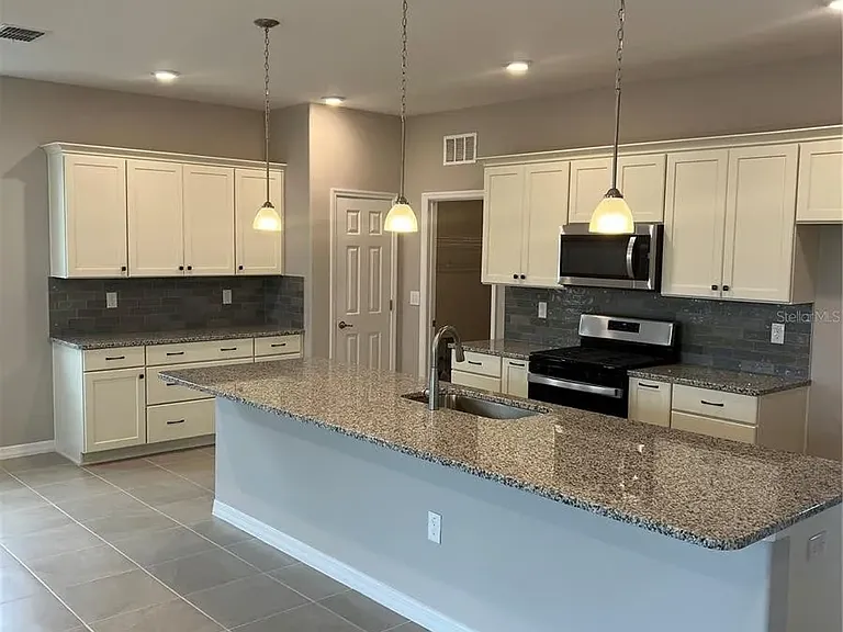Tons of light, counter space and cabinets