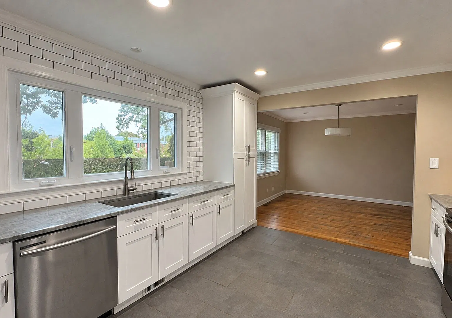 Beautifully Renovated 3-Bedroom Home in Virginia Beach! — Photo 4