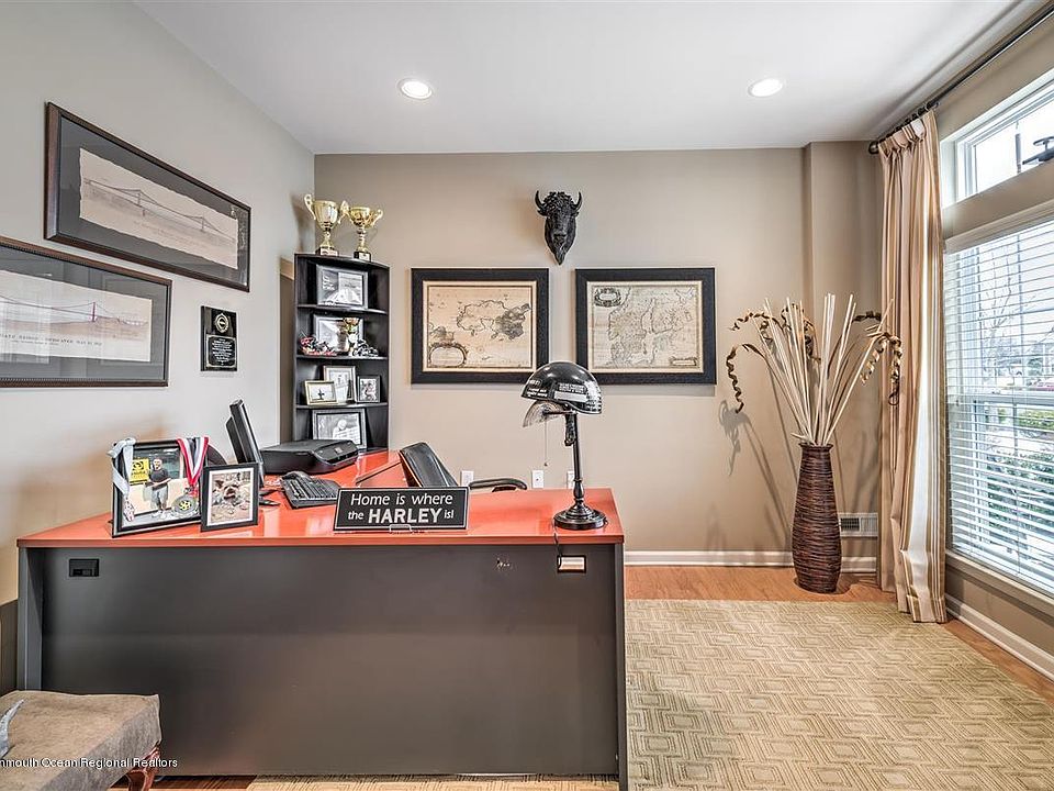 9 E Chatsworth Ln, Farmingdale, NJ 07727 Zillow