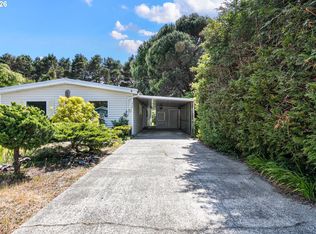 1600 Rhododendron Dr, Florence, OR 97439