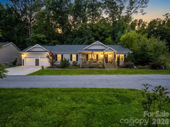 101 Plato Pl, Etowah, NC 28729