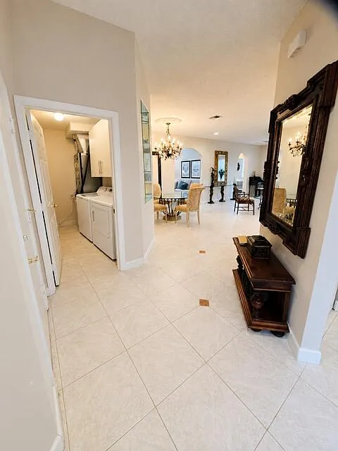 3 bed, 2.0 bath, 1375 sqft, $3,200 — Photo 4