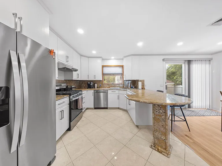 62 Sycamore Rd — Photo 10