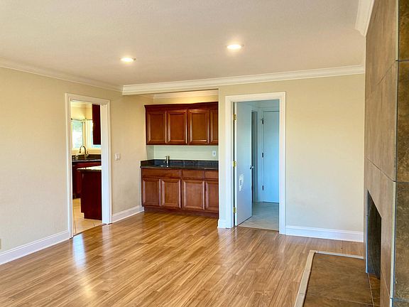 5th image of 2917 Arguello Dr