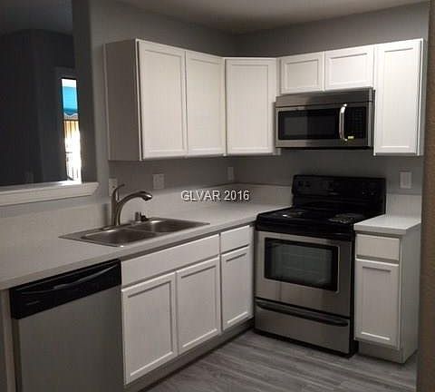 4th image of 450 Elm Dr Unit 104