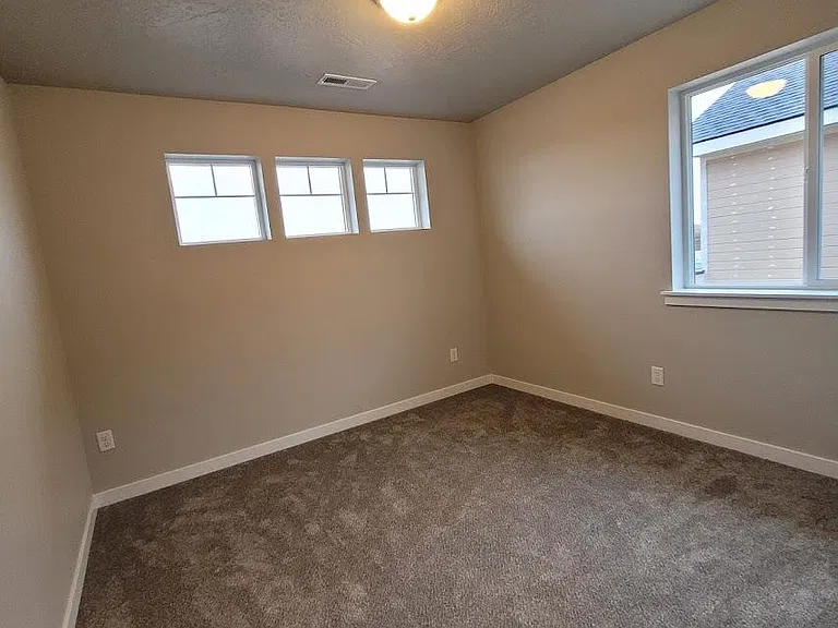 17795 Stony Ridge Ave — Photo 23