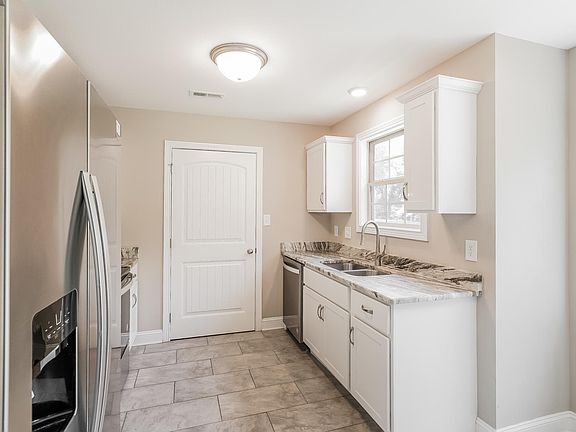 5th image of 2344 Colston Dr