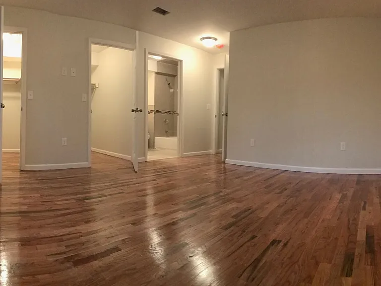 223 Clifton Ave #4 — Photo 2